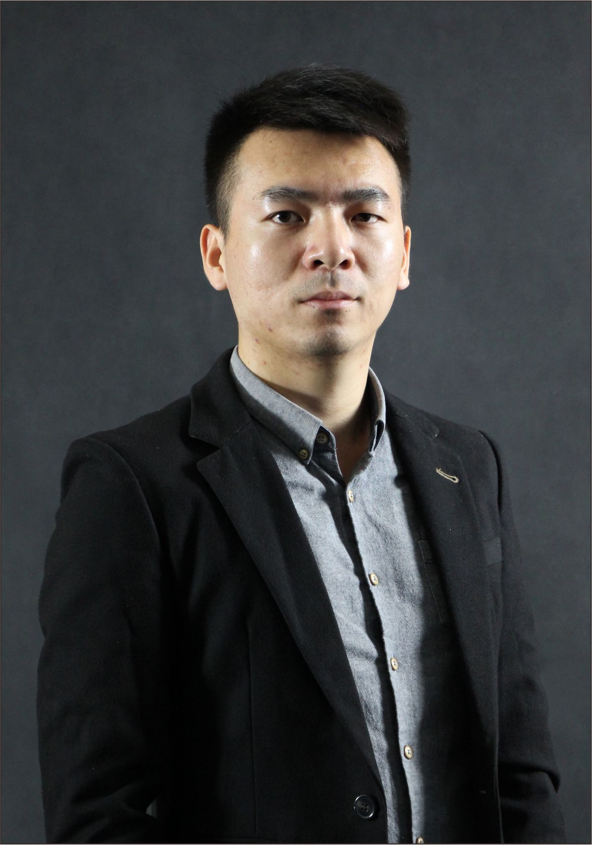 张 鑫